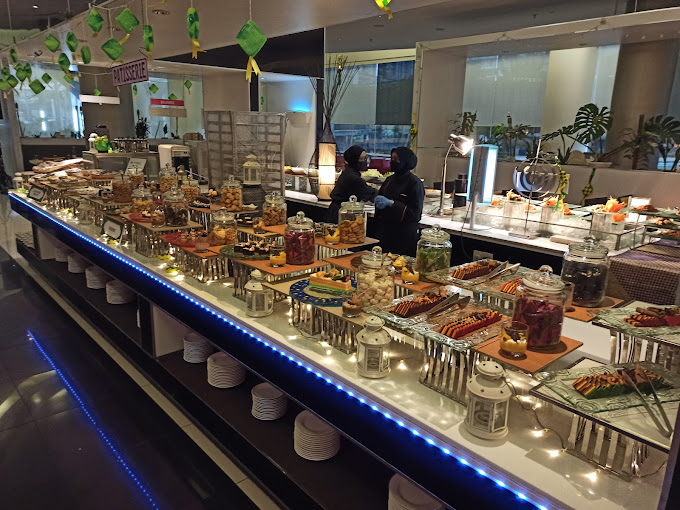 Celebrate the Festive Season: Top Christmas Dining Spots in KL 